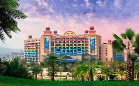 Dolphin Bay Hotel